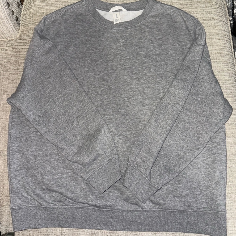 ⭐️H&M Women's Crewneck Sweater in Gray